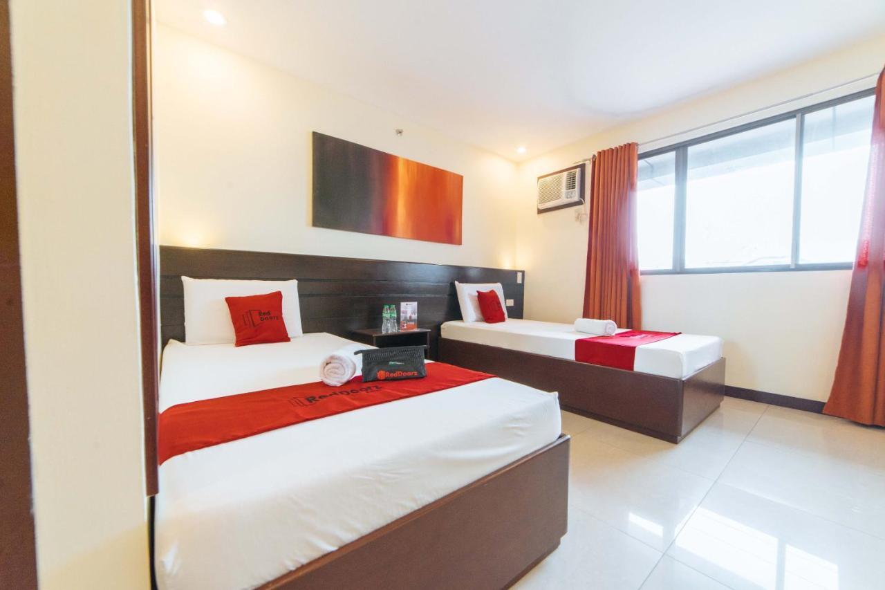 Reddoorz Near Victoria Mall Davao Exterior photo